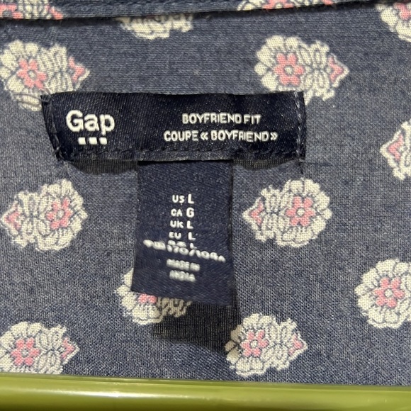 GAP Boyfriend Fit Top - Picture 3 of 4